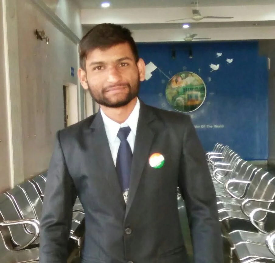 Akash Kale leading Pawna Dam Camping team